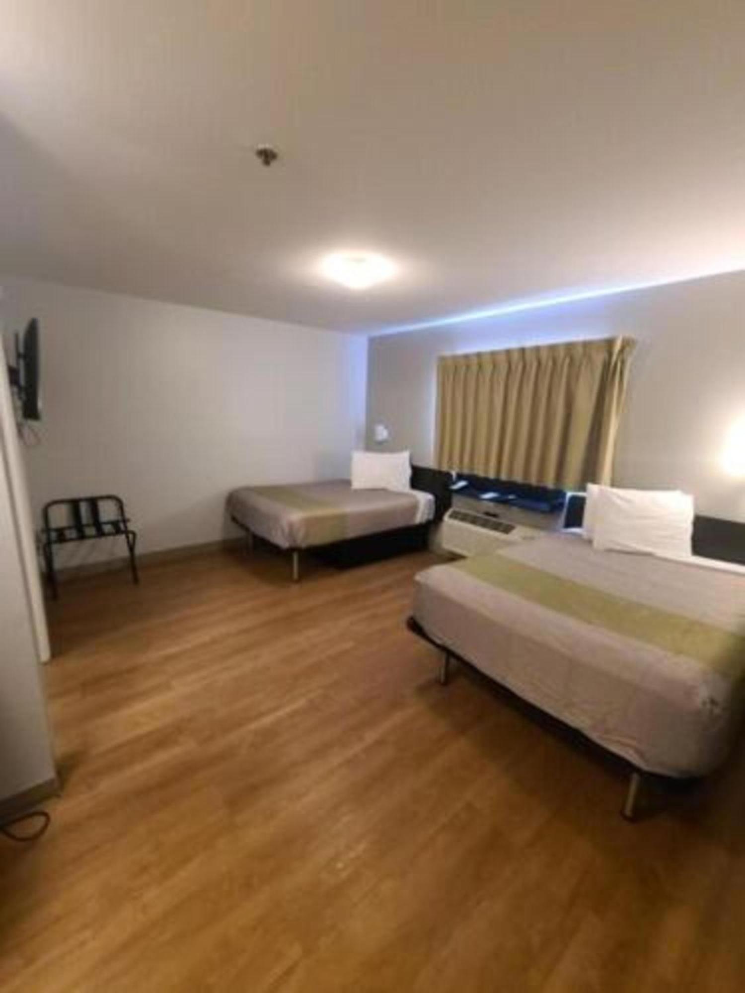 Motel 6-Richmond, Va - I-64 West เฮนริโค ภายนอก รูปภาพ