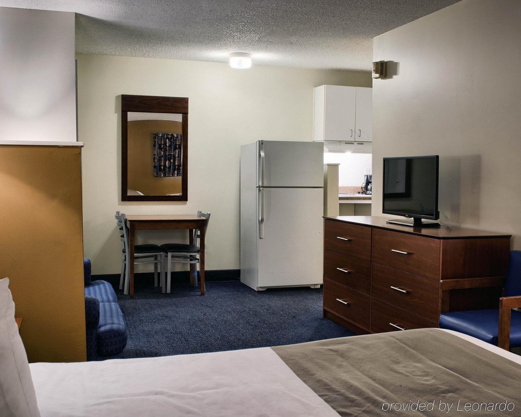 Motel 6-Richmond, Va - I-64 West เฮนริโค ภายนอก รูปภาพ