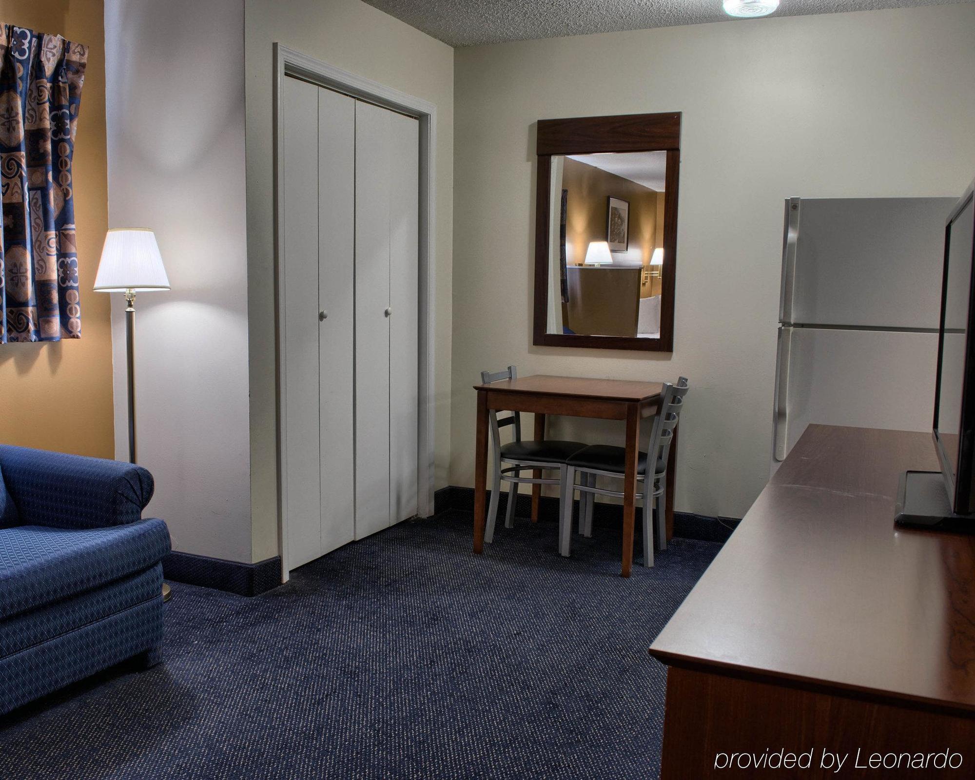 Motel 6-Richmond, Va - I-64 West เฮนริโค ภายนอก รูปภาพ