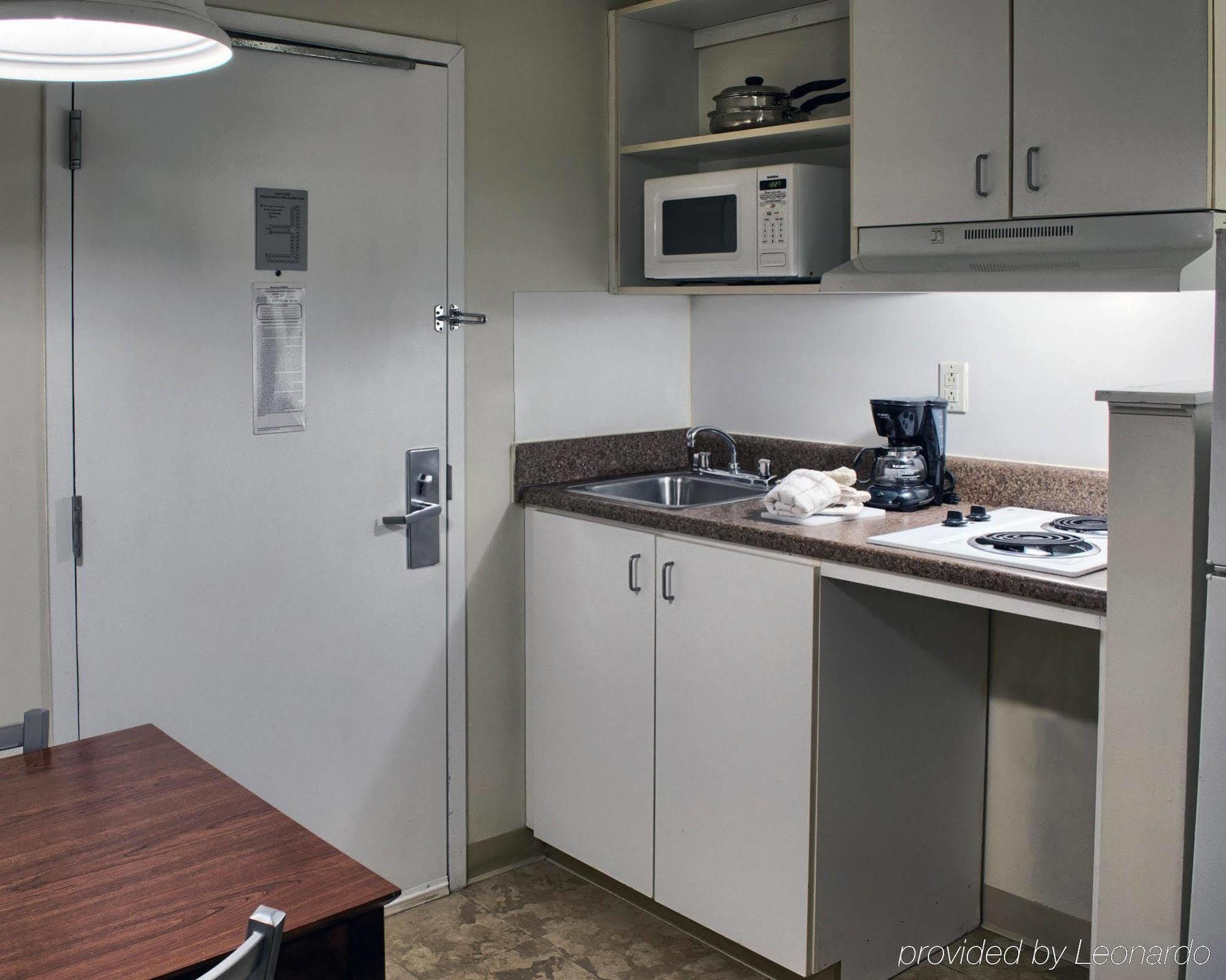Motel 6-Richmond, Va - I-64 West เฮนริโค ภายนอก รูปภาพ
