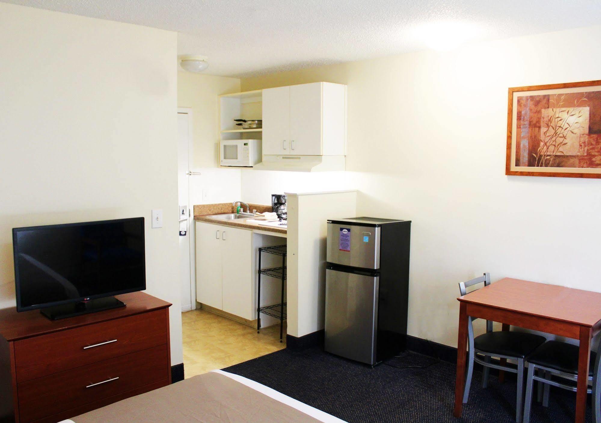 Motel 6-Richmond, Va - I-64 West เฮนริโค ภายนอก รูปภาพ