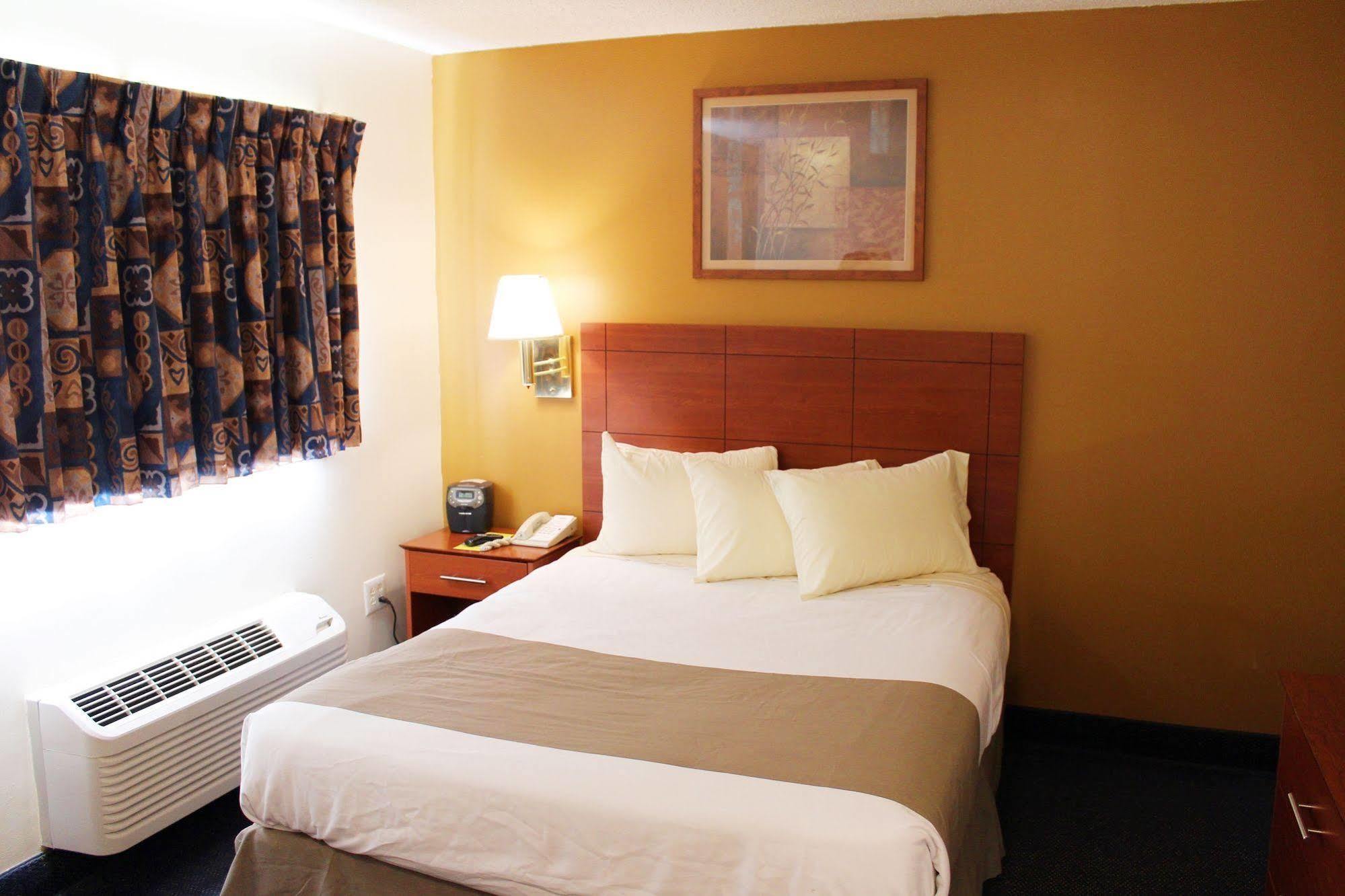 Motel 6-Richmond, Va - I-64 West เฮนริโค ภายนอก รูปภาพ