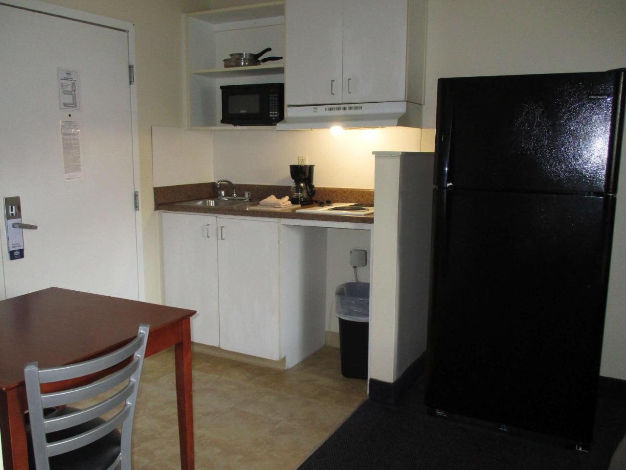 Motel 6-Richmond, Va - I-64 West เฮนริโค ภายนอก รูปภาพ